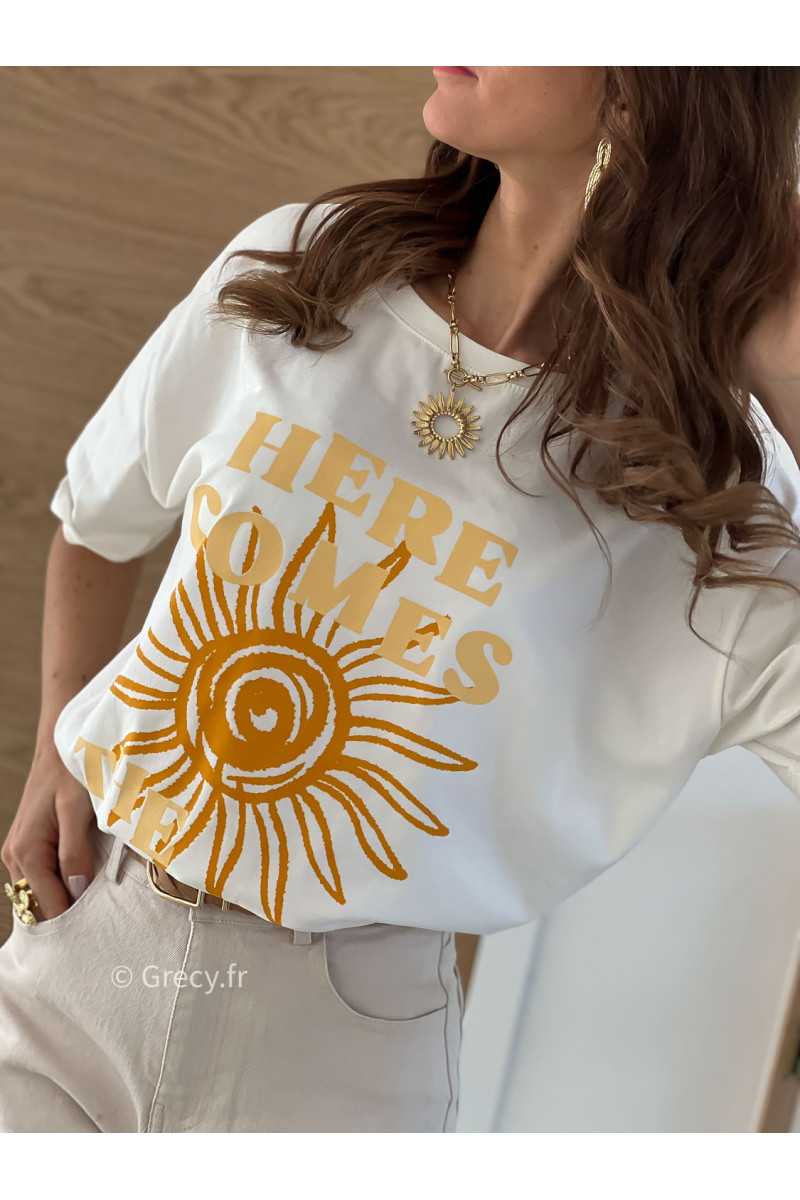 t-shirt blanc oversize soleil jaune printemps été mode tendance basique intemporel