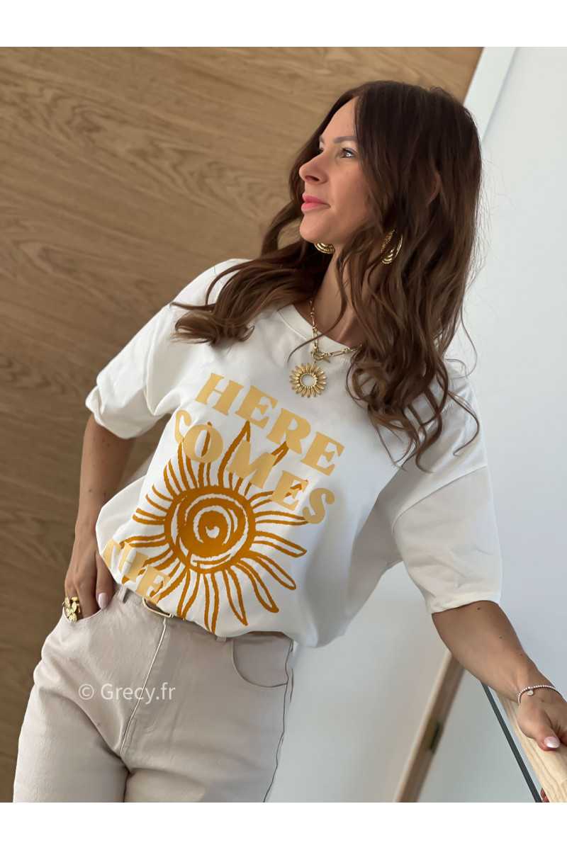 t-shirt blanc oversize soleil jaune printemps été mode tendance basique intemporel
