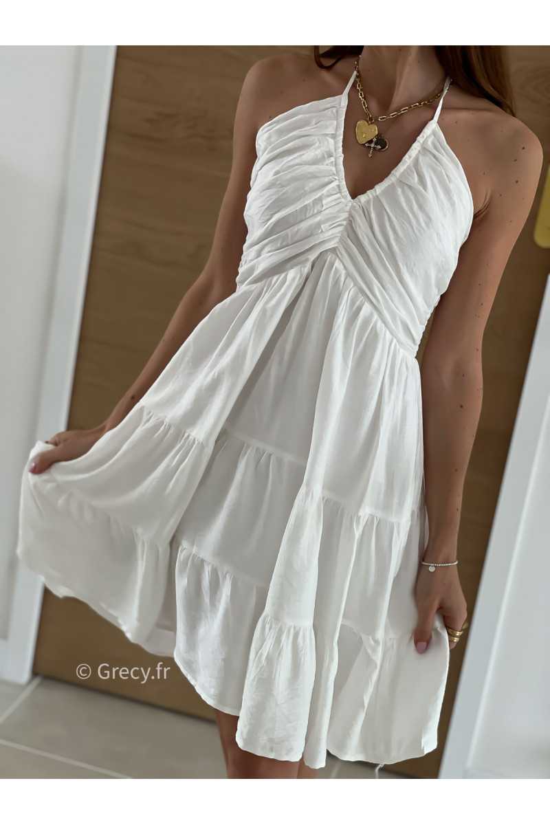 Robe fluide blanchrcérémonie mariage fleurie grecy mode look printemps été 2025