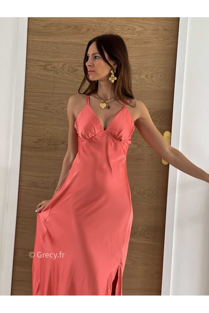 Robe longue satinée corail cérémonie mariage grecy mode look printemps été 2025