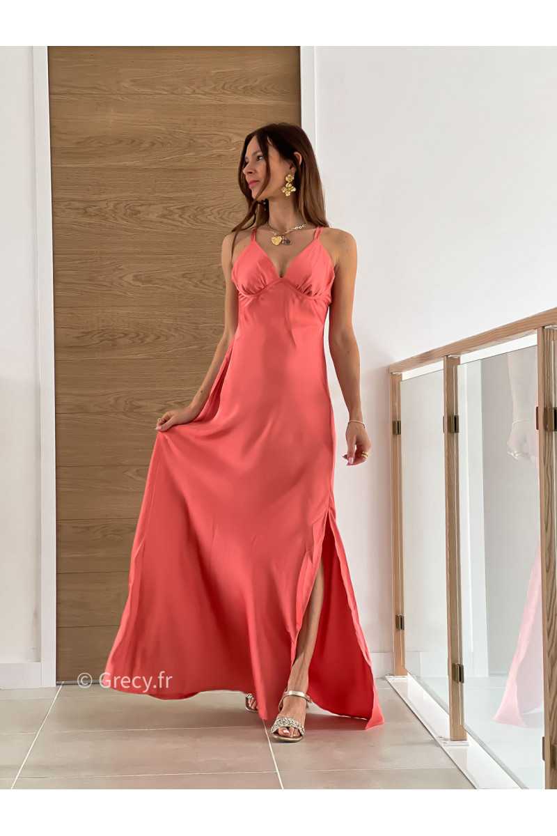 Robe longue satinée corail cérémonie mariage grecy mode look printemps été 2025