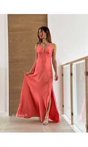 Robe longue satinée corail cérémonie mariage grecy mode look printemps été 2025
