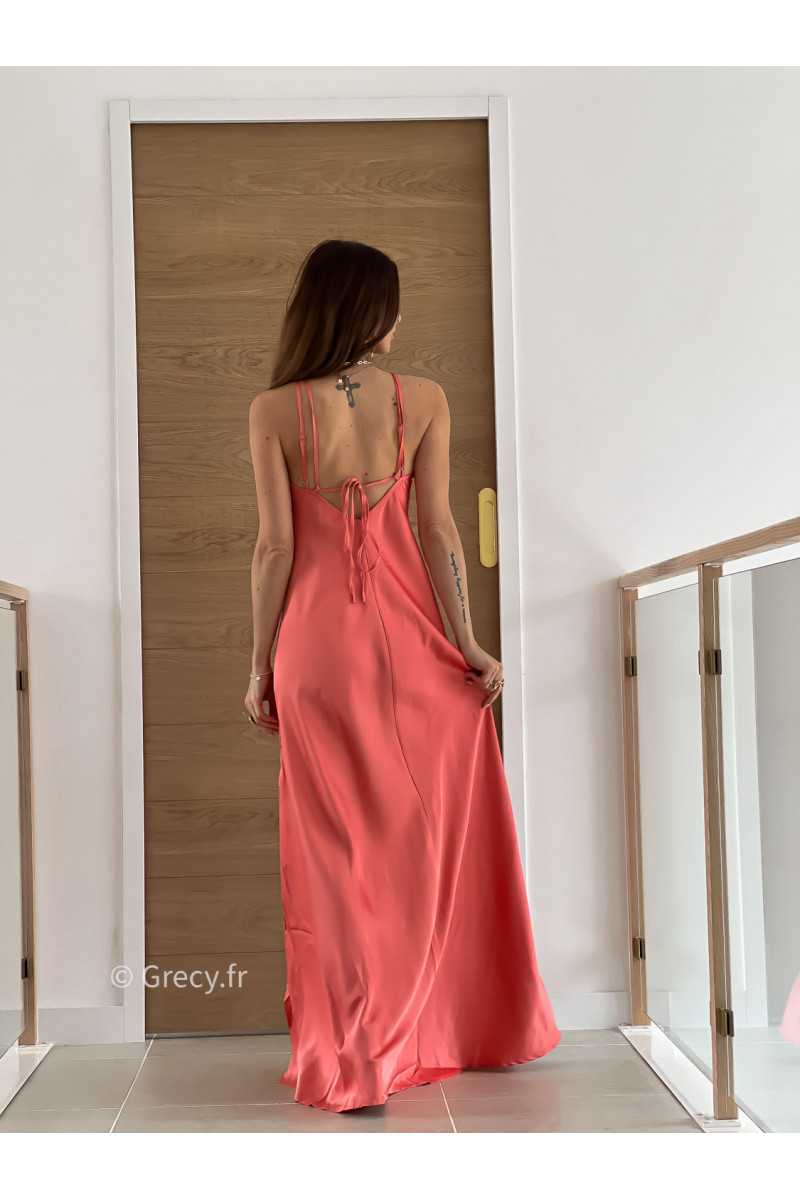 Robe longue satinée corail cérémonie mariage grecy mode look printemps été 2025
