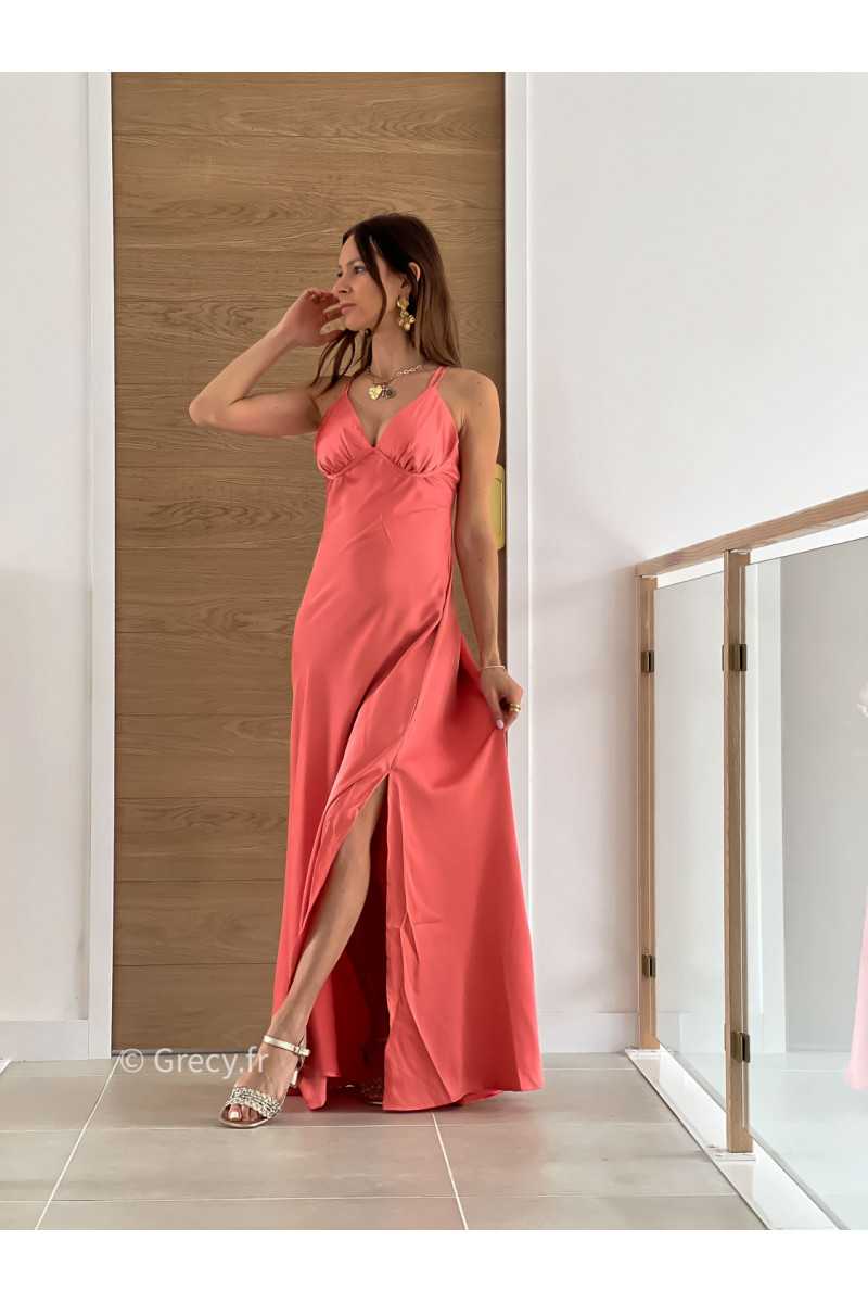 Robe longue satinée corail cérémonie mariage grecy mode look printemps été 2025
