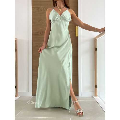 Robe longue satinée vert pastel