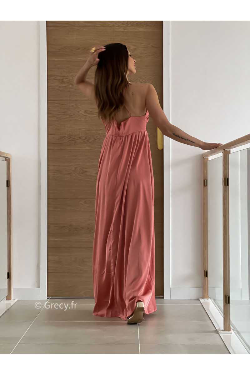 Robe longue satinée rose saumon cérémonie mariage grecy mode look printemps été 2025