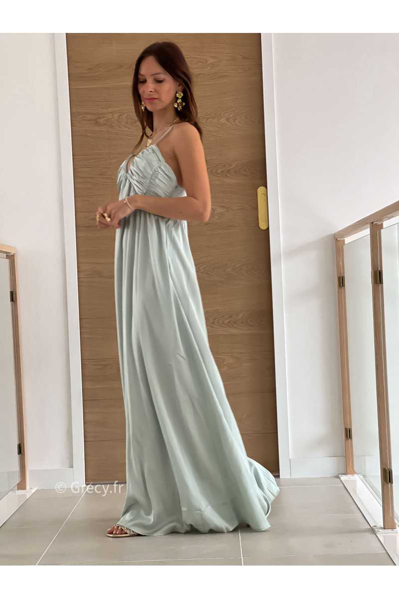 Robe longue satinée vert pastel cérémonie mariage grecy mode look printemps été 2025