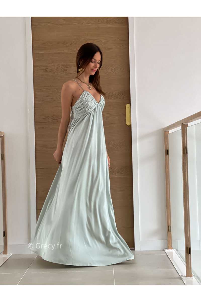 Robe longue satinée vert pastel cérémonie mariage grecy mode look printemps été 2025