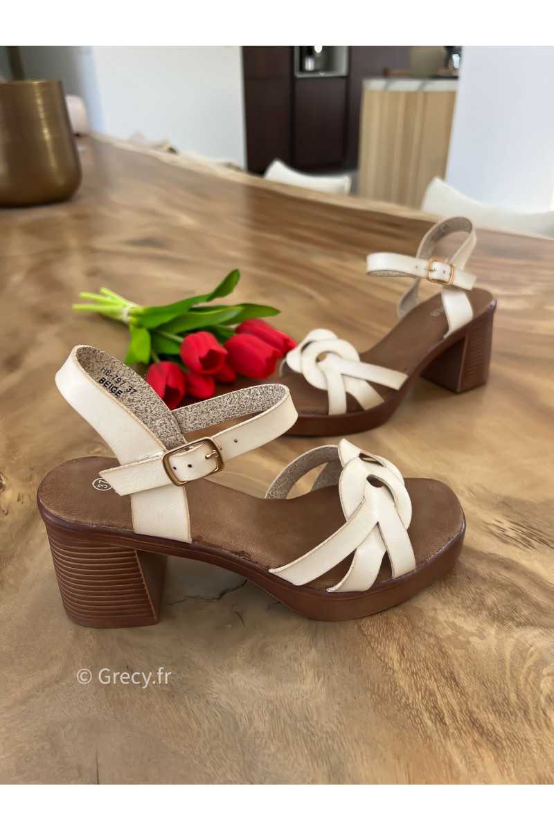 Sandales plates talons beige compensées marron été 2025 mode tendance grecy