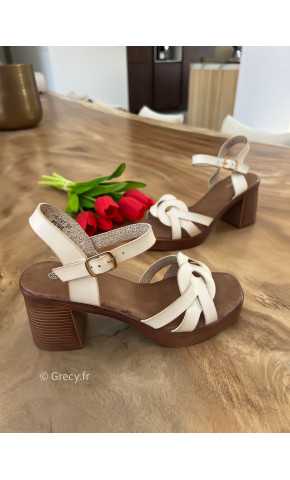 Sandales plates talons beige compensées marron été 2025 mode tendance grecy