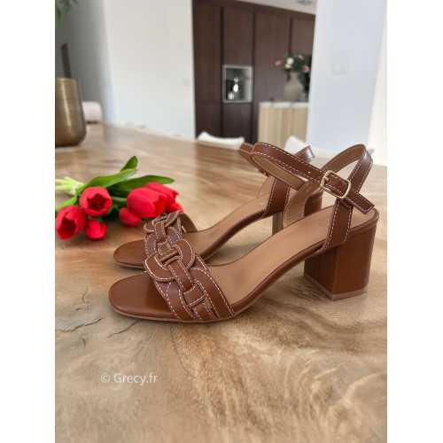 Sandales talons marron couture blanche été 2025 mode tendance grecy