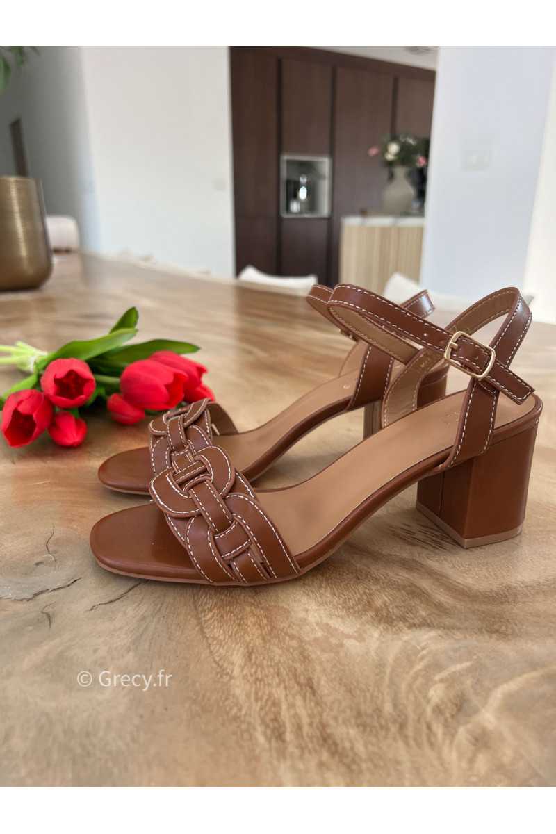 Sandales talons marron couture blanche été 2025 mode tendance grecy