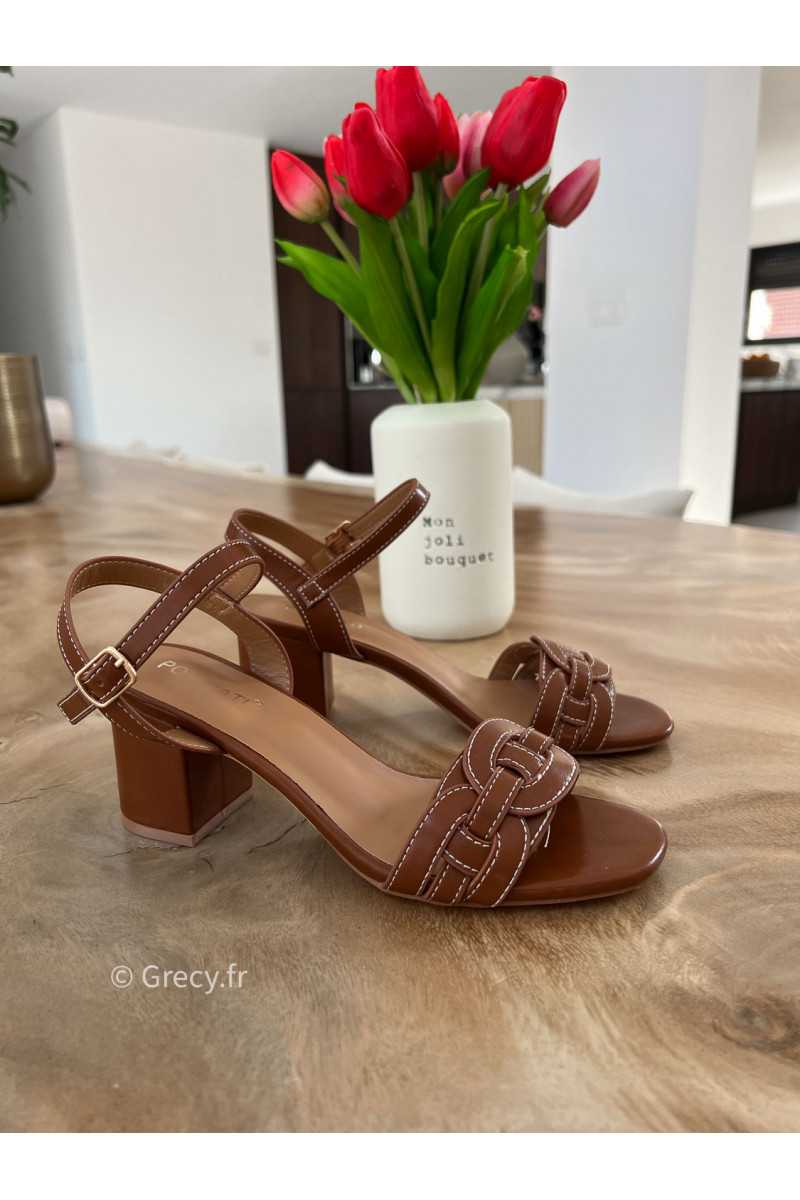 Sandales talons marron couture blanche été 2025 mode tendance grecy