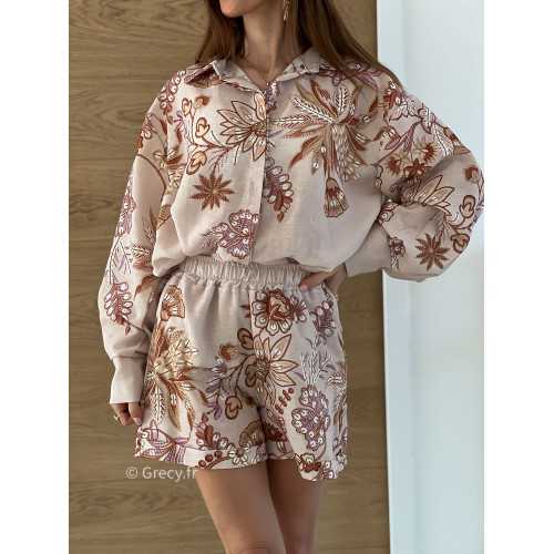 Ensemble floral beige short et chemise oversize printemps été 2025 mode tendance grecy