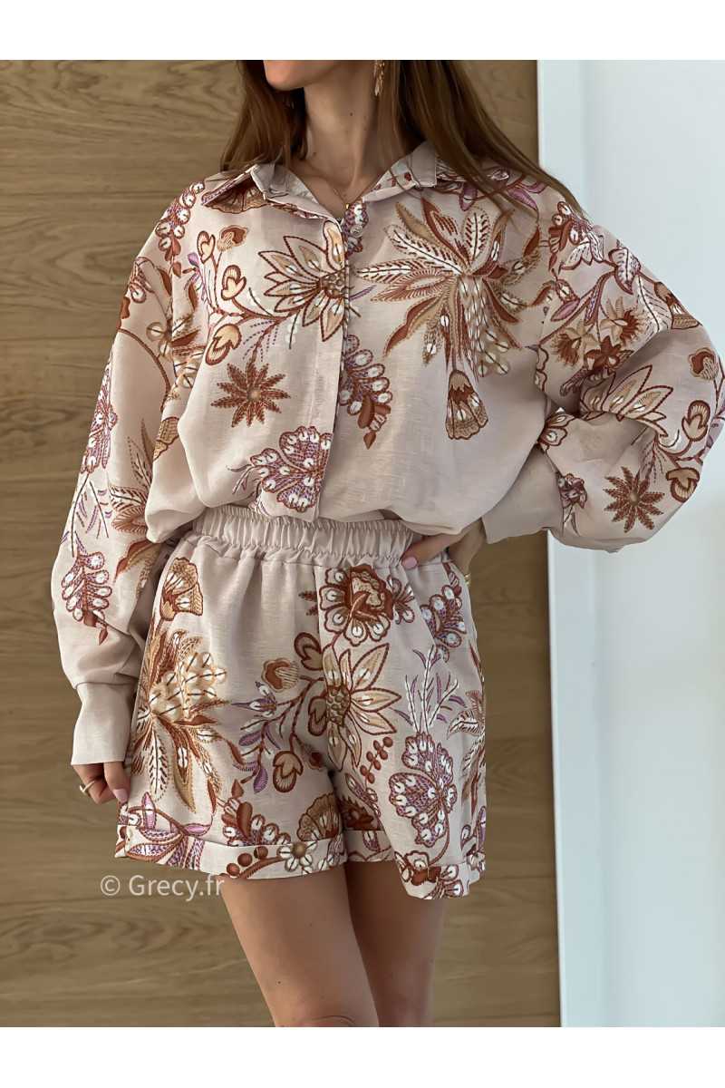Ensemble floral beige short et chemise oversize printemps été 2025 mode tendance grecy
