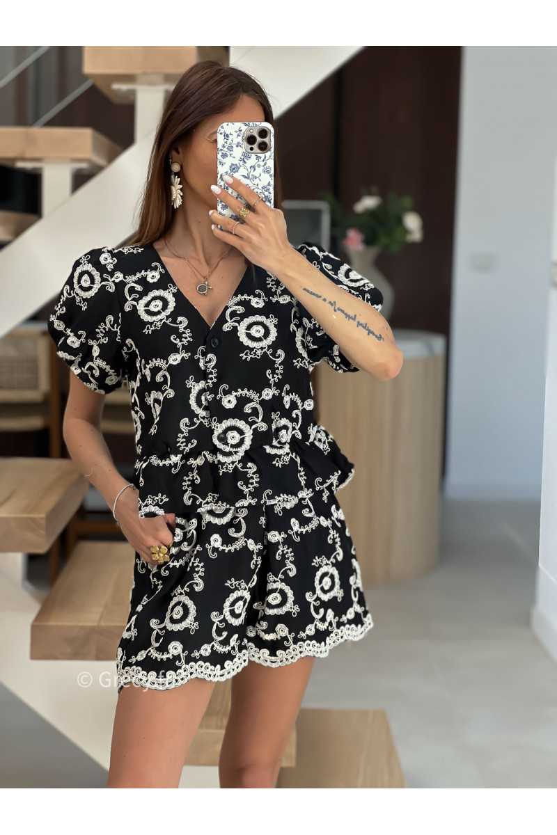 Ensemble broderies noir short et chemisier mode tendance printemps été 2025 grecy chic élégant