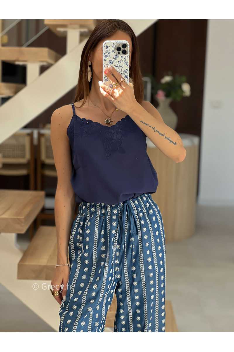 Débardeur broderies bleu marine mode tendance printemps été 2025 grecy chic élégant