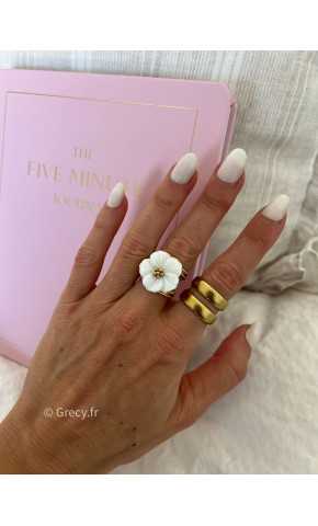 Bague fleur blanche acier inoxydable