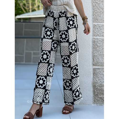Pantalon crochet fleurs noir et blanc