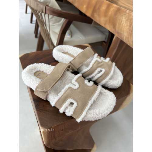 Claquettes douillettes beige