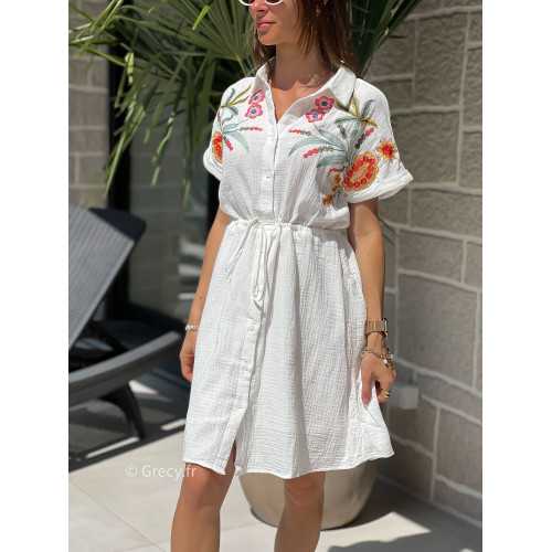 Robe chemise broderies gaze de coton fleurie blanche mode printemps été boutons ceinture grecy look ootd