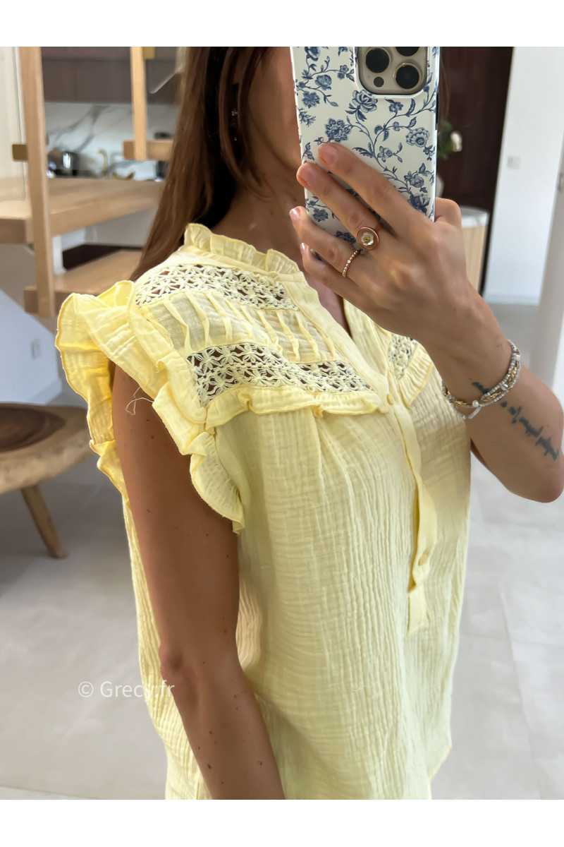 Blouse gaze de coton jaune volants broderies mode tendance grecy été 2025