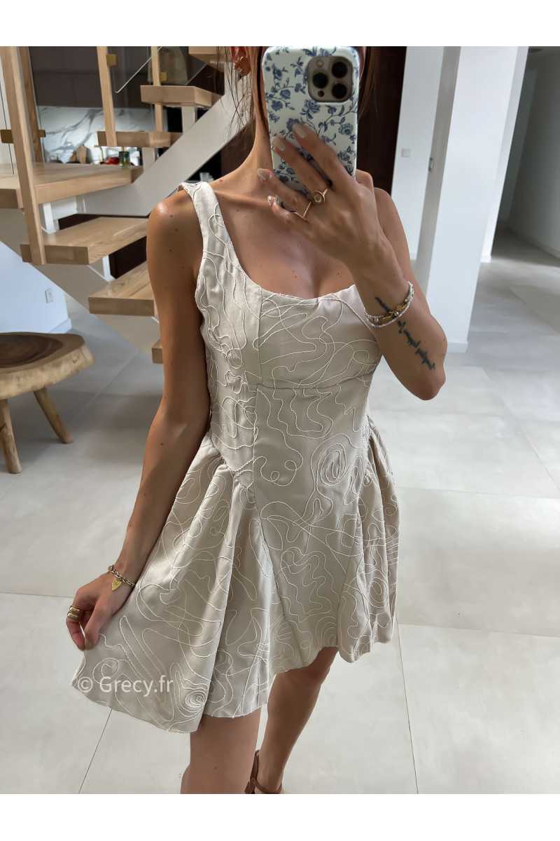 Robe courte beige broderies mode tendance grecy