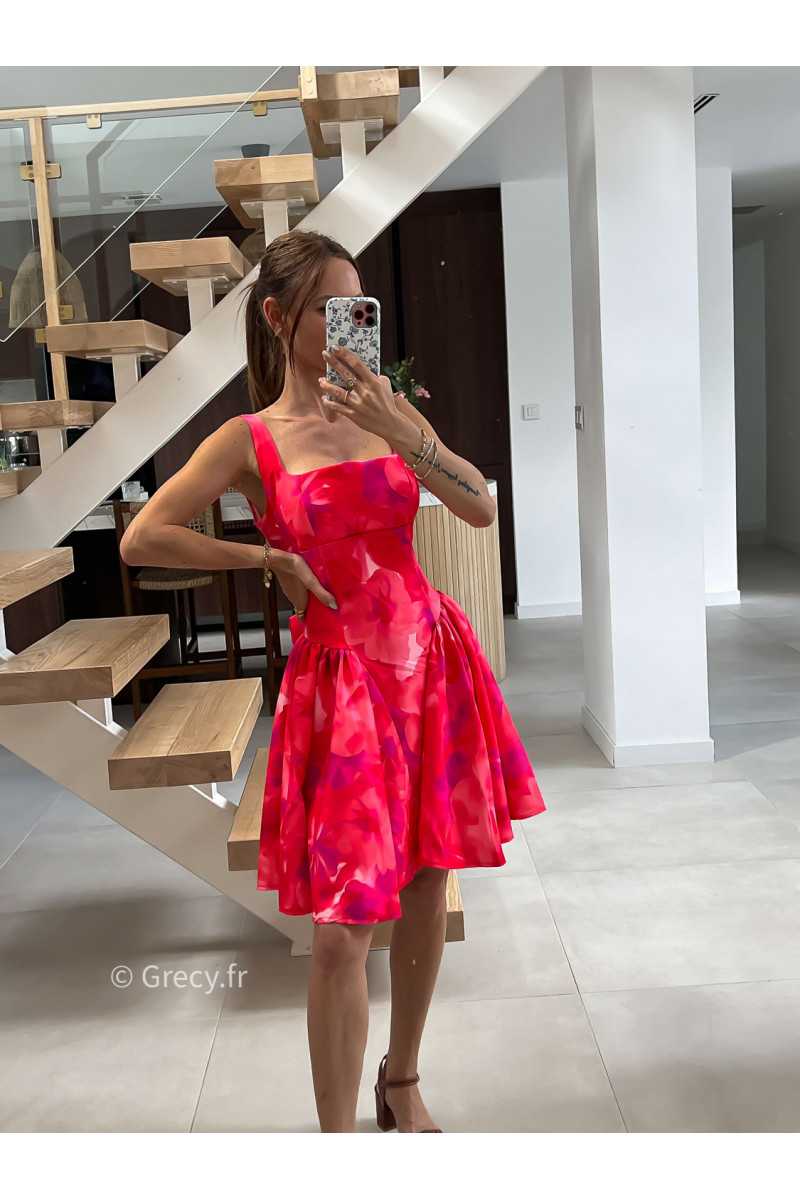 Robe courte rouge rose fleurie corset cérémonie mode tendance grecy noeud dos