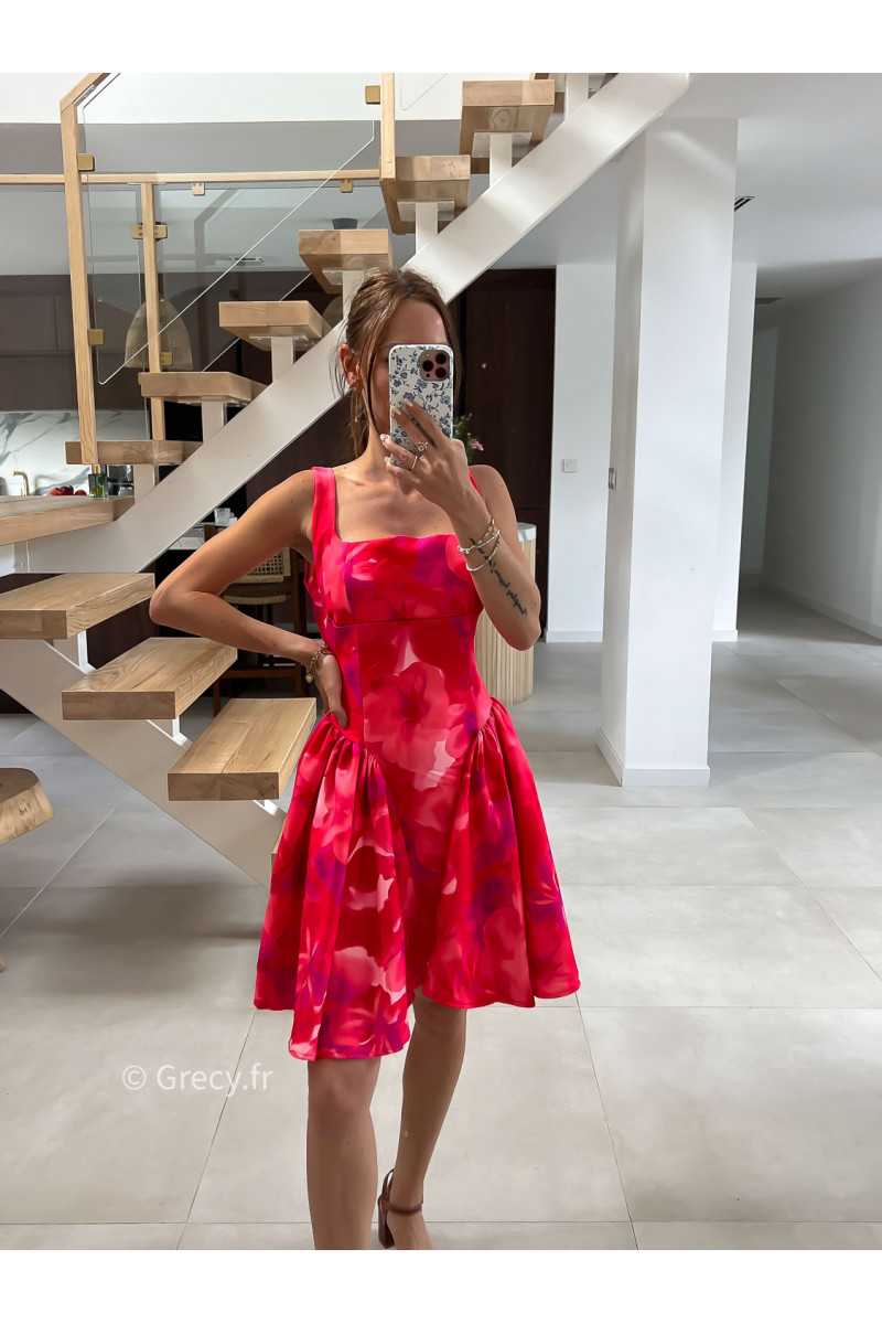 Robe courte rouge rose fleurie corset cérémonie mode tendance grecy noeud dos