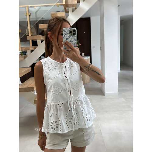 Top broderies blanc à nouer mode tendance été grecy