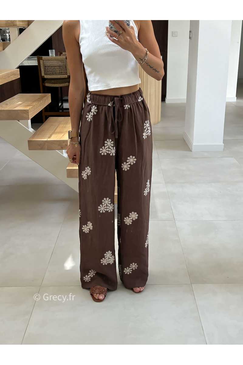 Pantalon marron broderies été look chic intemporel mode tendance grecy