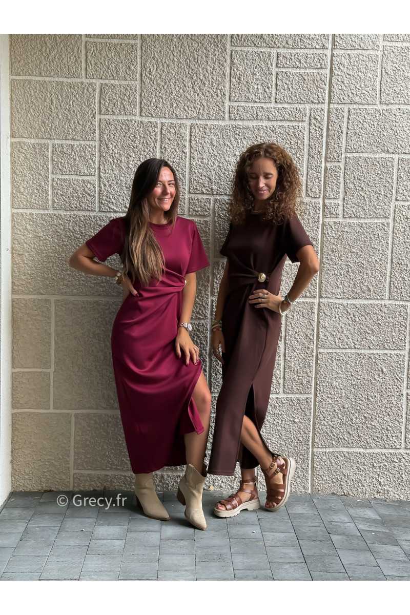 robe longue bordeaux manches courtes détail doré fente basique tendance grecy look automne hiver 2025 2026