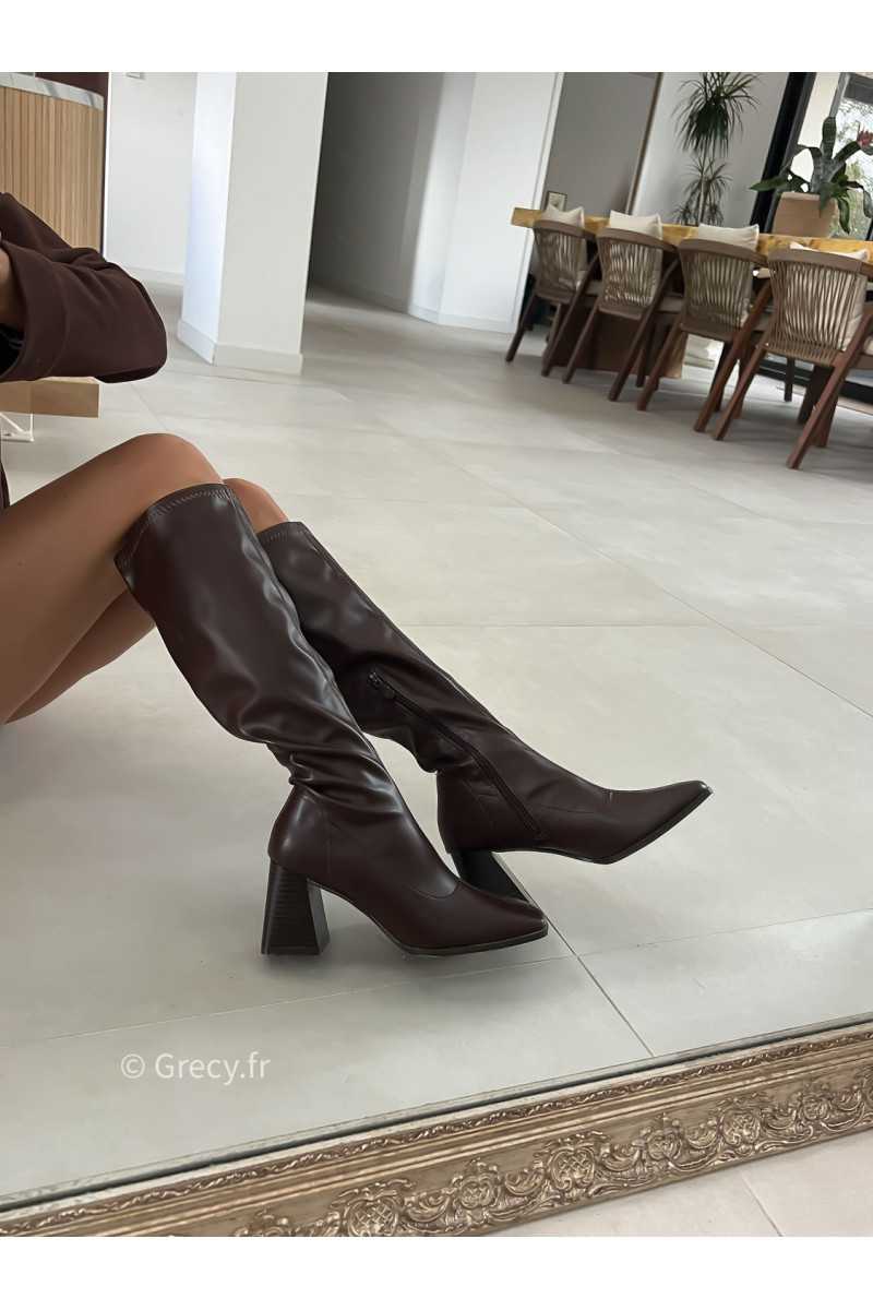 bottes hautes marron chocolat talons chic grecy automne hiver 2025 tendance look