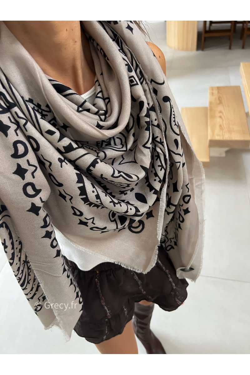 Echarpe beige en laine foulard motif bandana kujten