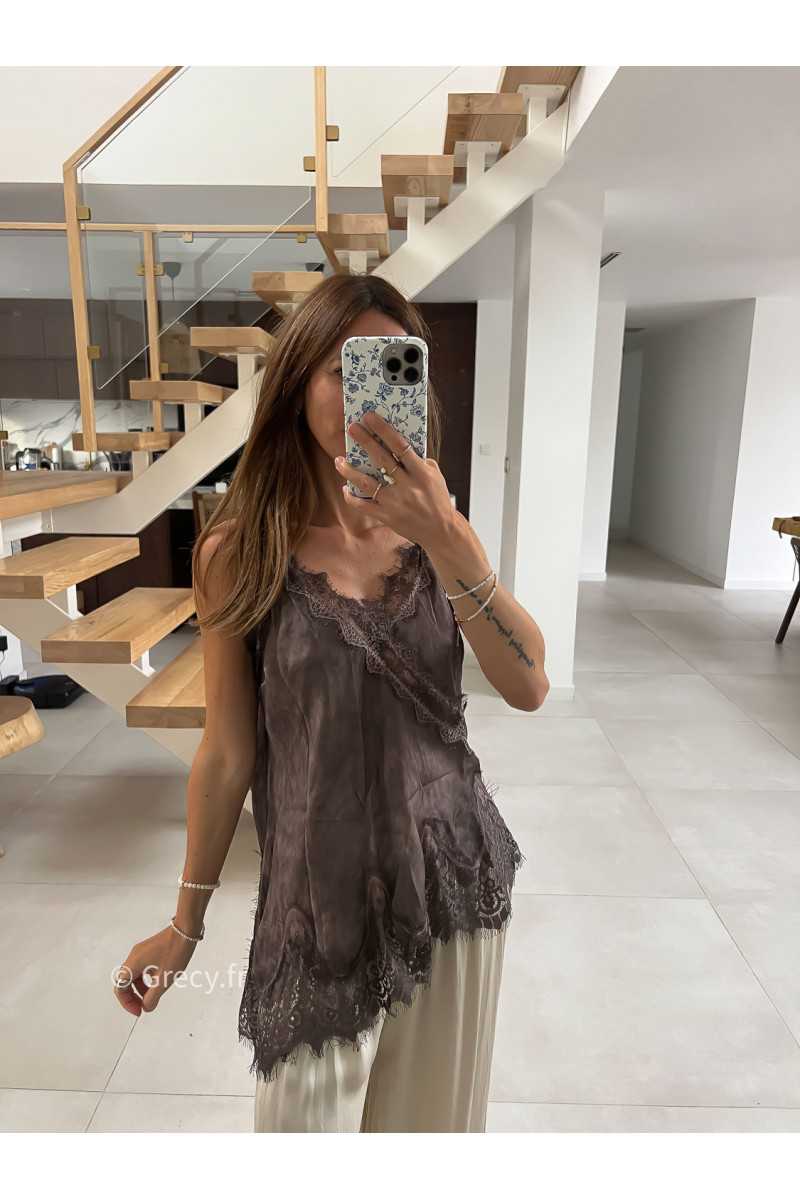 Débardeur style lingerie dentelles taupe mode tendance grecy look Zara mango