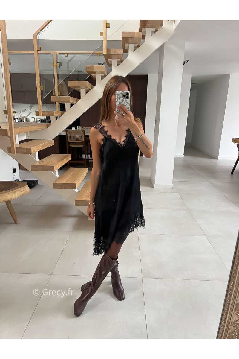 robe longue asymétrique style lingerie dentelles noire mode tendance grecy look Zara mango