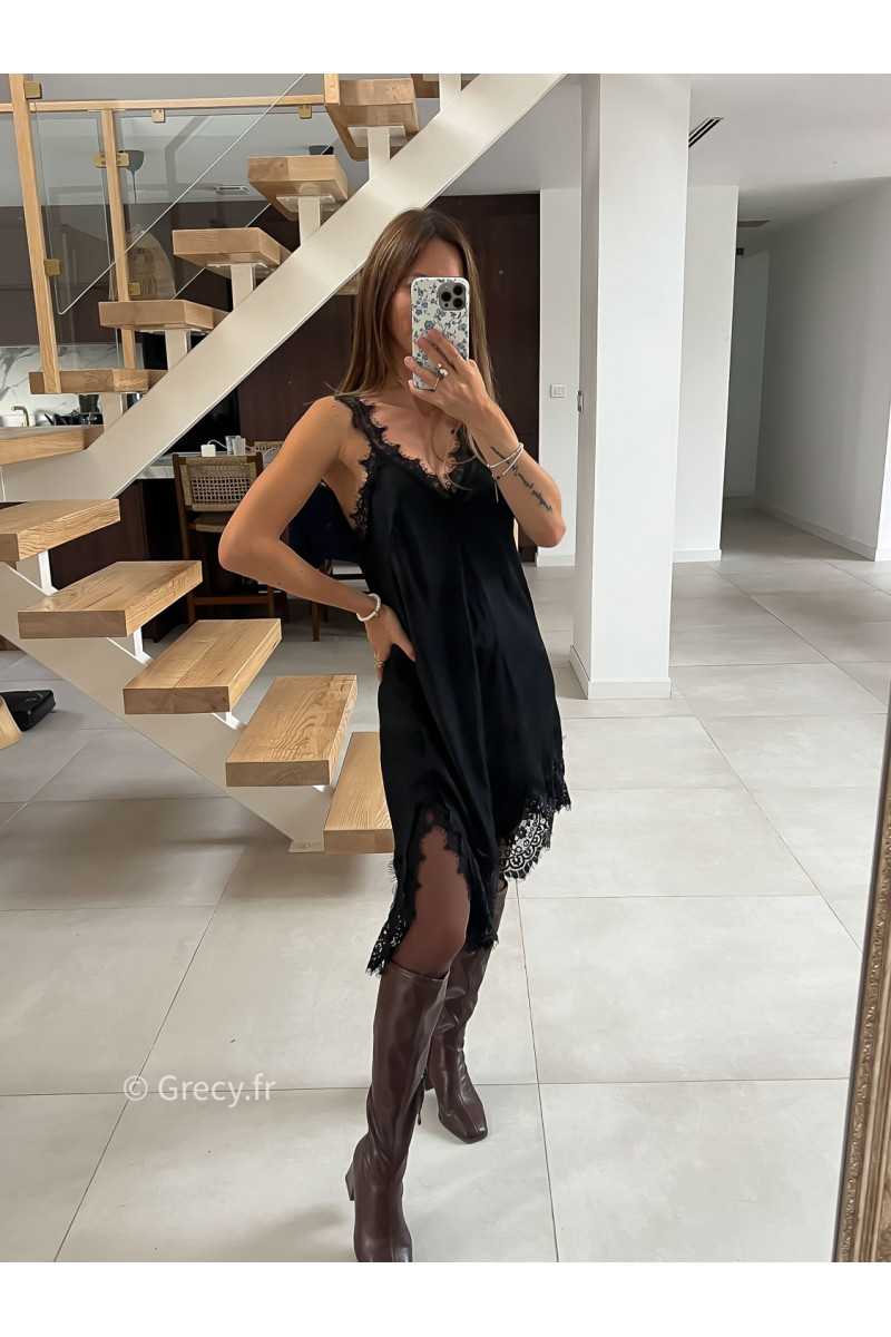 robe longue asymétrique style lingerie dentelles noire mode tendance grecy look Zara mango