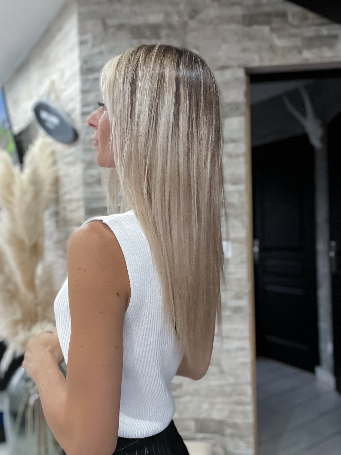 cheveux blonds longs réparer