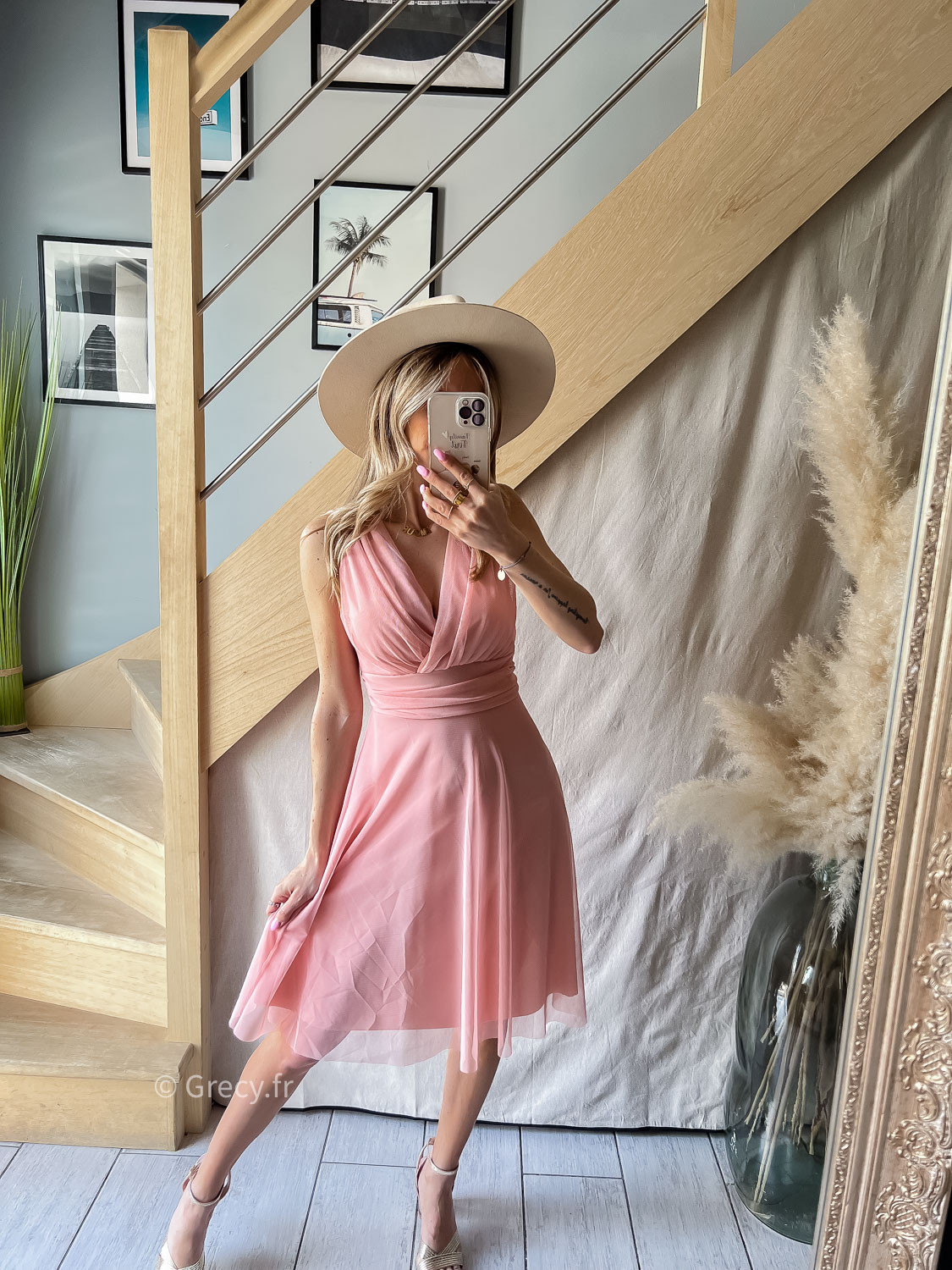 Robe rose clair courte sans manches de c r monie Couleur rose