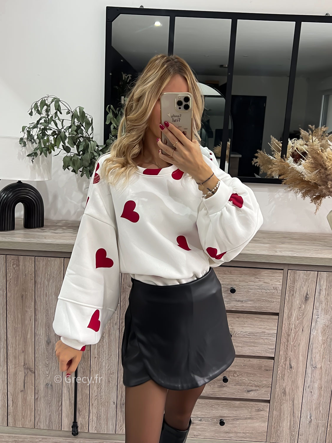 Sweat blanc coupe oversize coeur rouge manches ballons Couleur